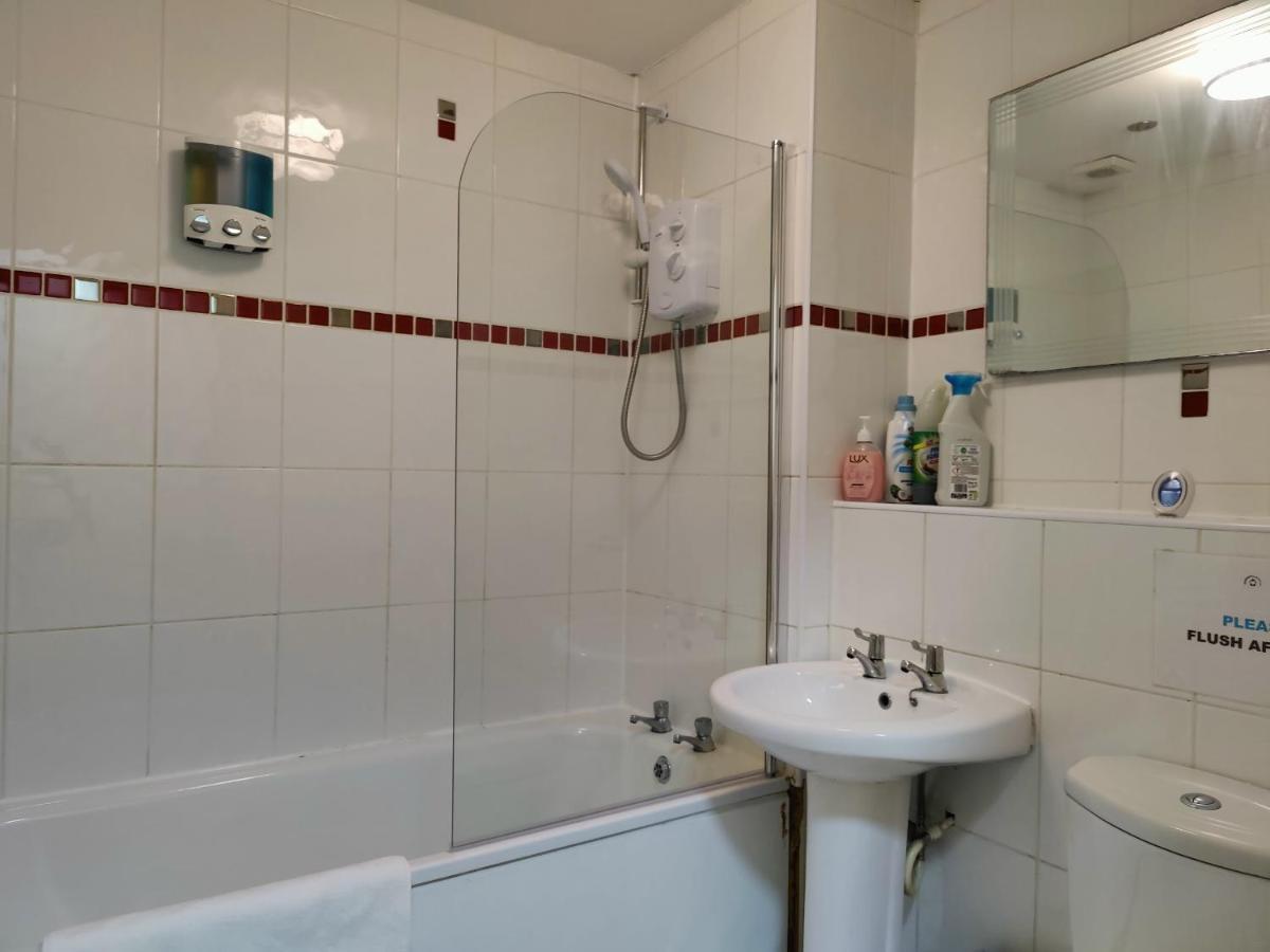 Liverpool City Centre Private Rooms Including Smart Tvs - With Shared Bathroom Exterior foto