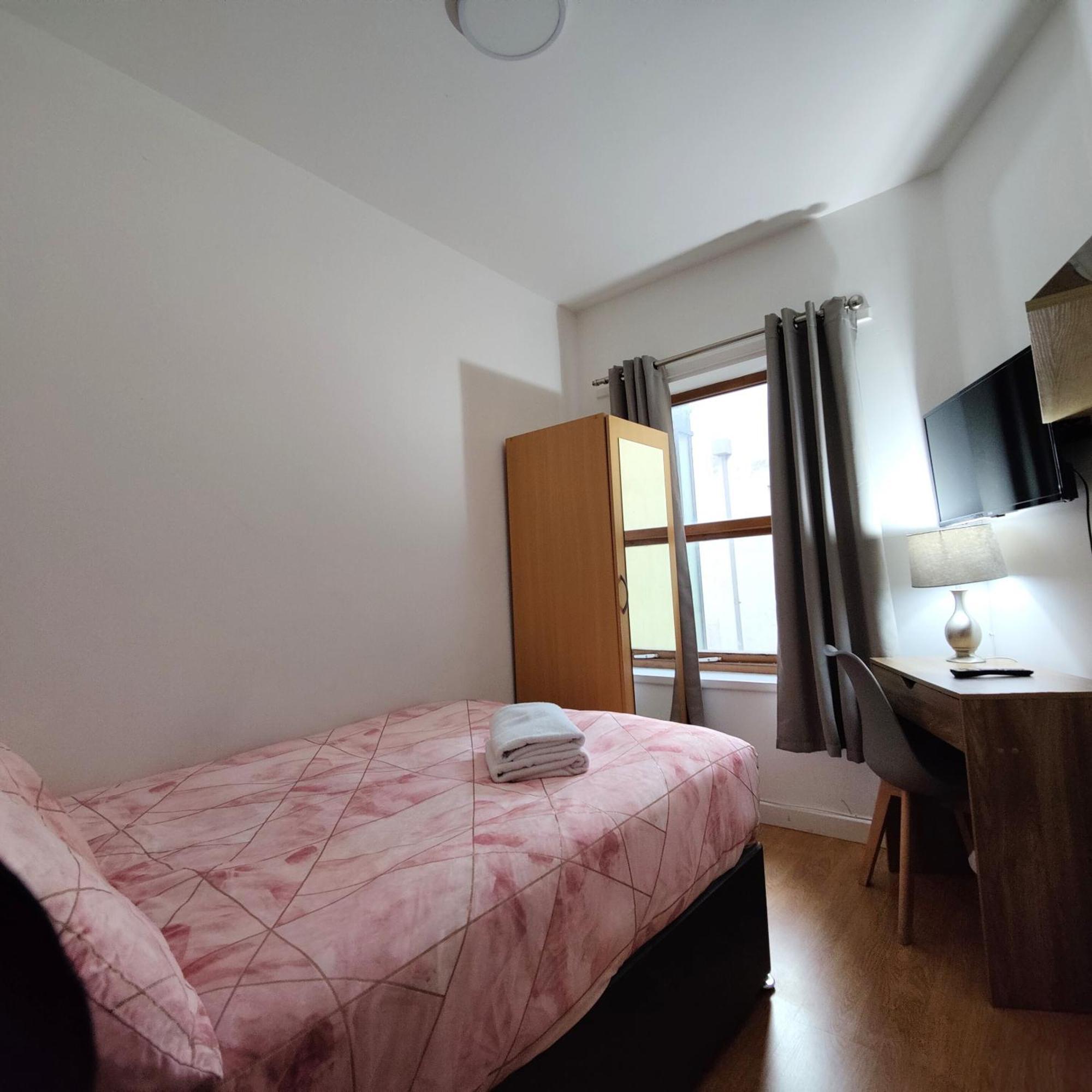 Liverpool City Centre Private Rooms Including Smart Tvs - With Shared Bathroom Exterior foto